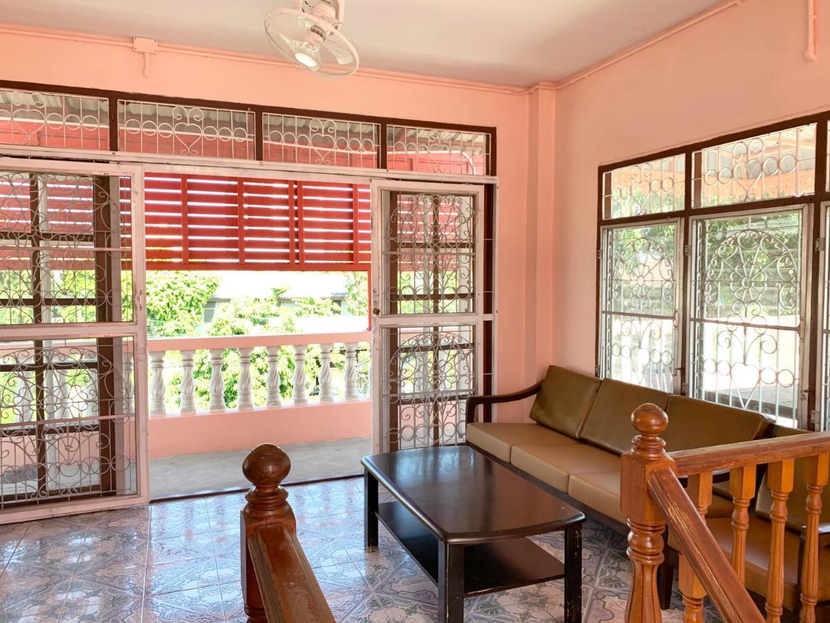 Gaiwandhanat Homestay Bangkok Esterno foto