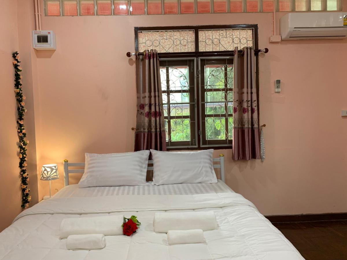 Gaiwandhanat Homestay Bangkok Esterno foto