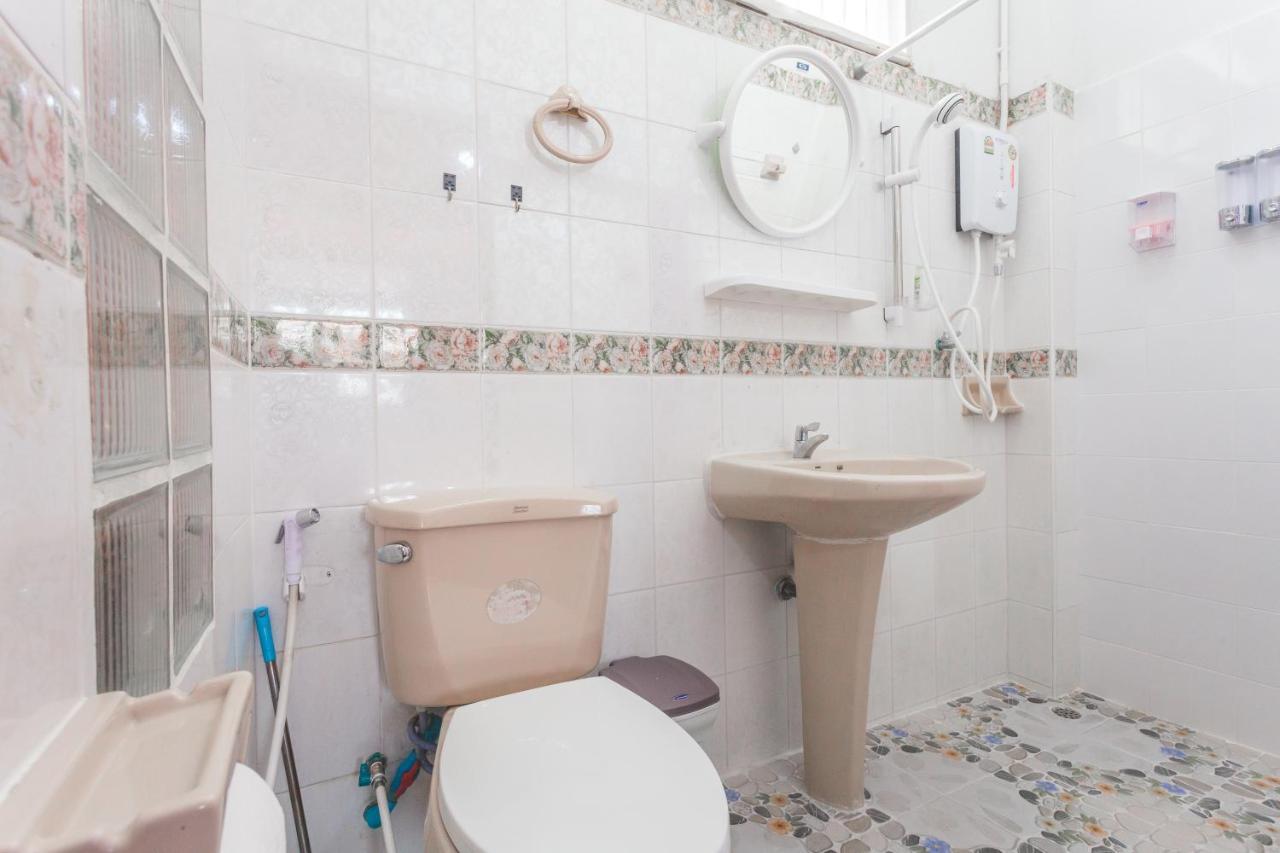 Gaiwandhanat Homestay Bangkok Esterno foto